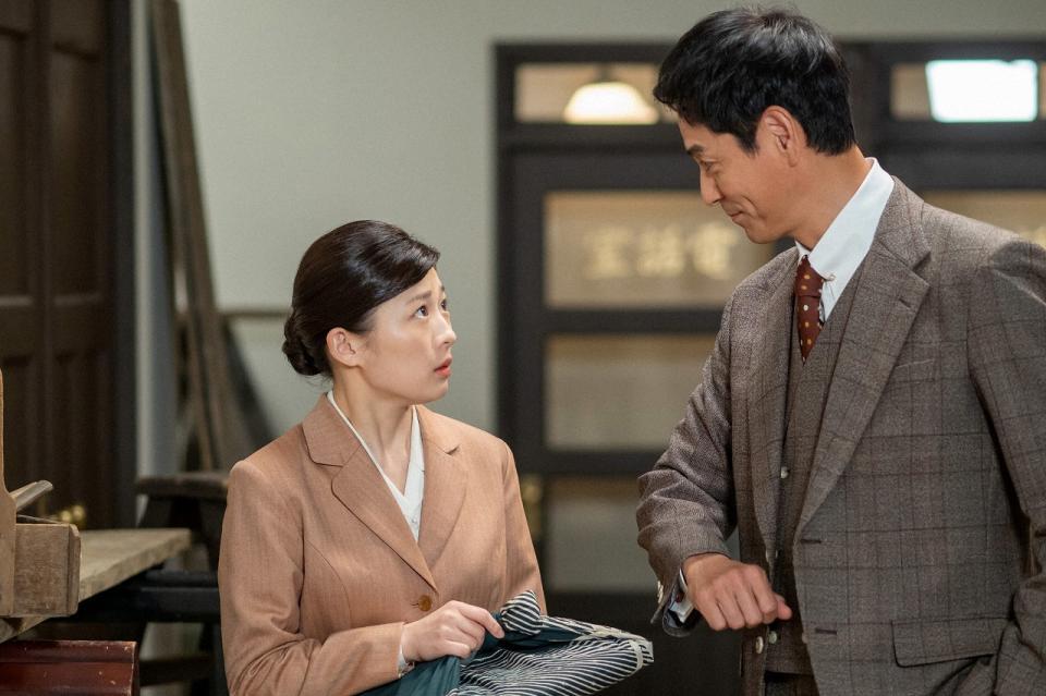 　司法省で熱弁する寅子（伊藤沙莉）に、久藤（沢村一樹）は興味津々