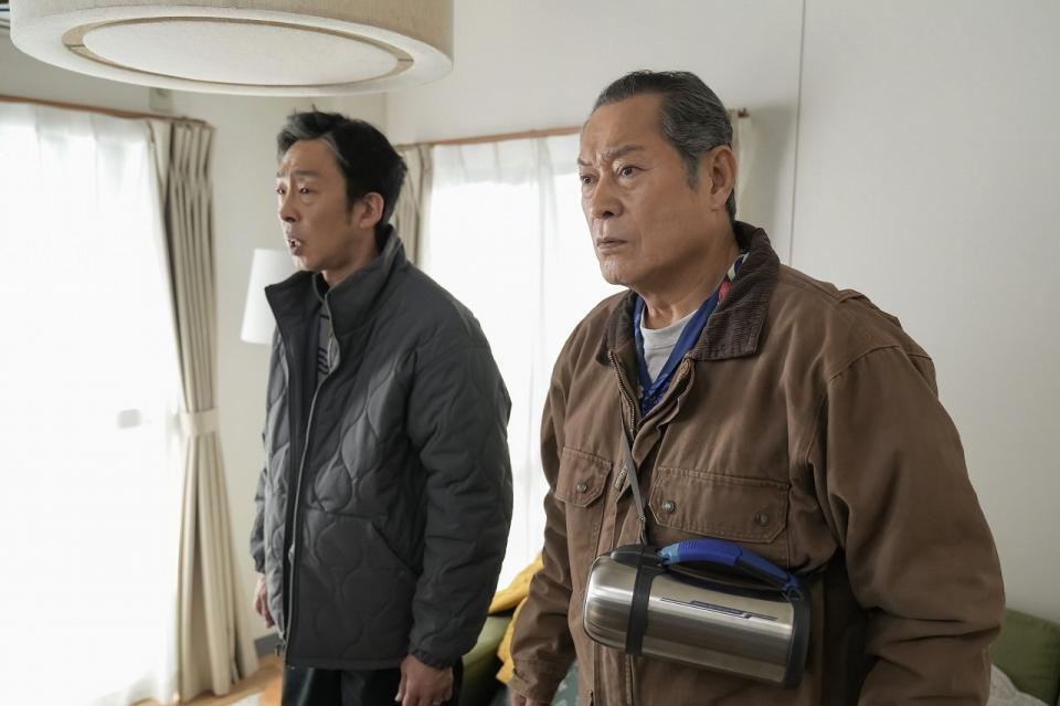 聖人（北村有起哉・左）の父・永吉（松平健）へのわだかまりは解けるのか…