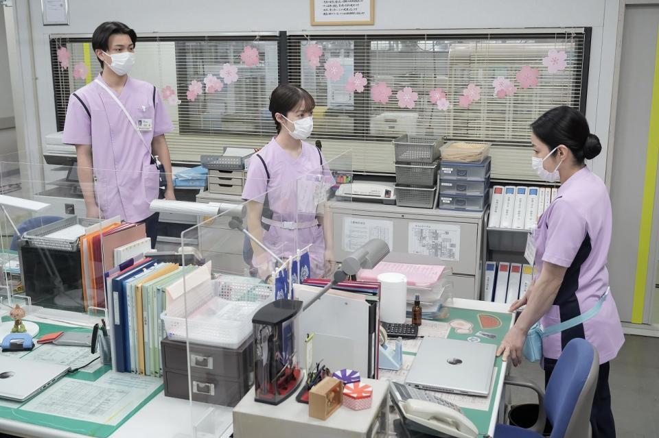 結（橋本環奈・中央）たち管理栄養士も患者への接触を減らされ…