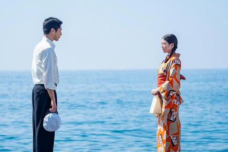 千尋（中沢元紀）に向き合い、お礼を伝えるのぶ（今田美桜）