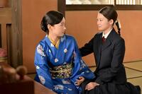 妹の蘭子（河合優実・左）がのぶ（今田美桜）に語った本音は…