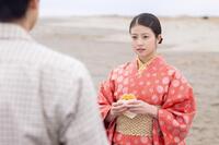 あんぱんを食べながら、のぶ（今田美桜）は嵩と通じ合えるか