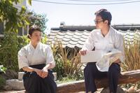 嵩（北村匠海）からの土産を目にしたのぶ（今田美桜）