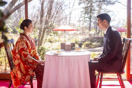 会いに来たのぶ（今田美桜）に、次郎（中島歩）は優しく微笑む