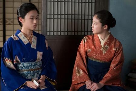 乾パン作りを拒否する草吉を、蘭子だけはわかると…。左から、妹の蘭子（河合優実）、のぶ（今田美桜）