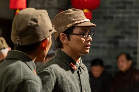 嵩（北村匠海）は駐屯地で宣撫班勤務を命じられて…