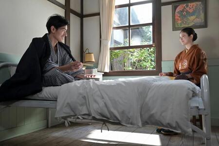 のぶ（今田美桜）は海軍病院に入院中の夫・次郎（中島歩）の見舞いに通う