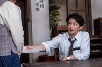 　のぶの記事に声を荒げる東海林（津田健次郎）