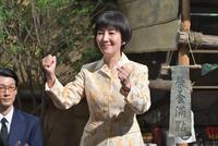 東京で活動を続ける婦人代議士・鉄子（戸田恵子）