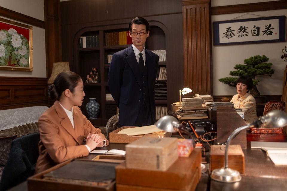 法の整備が進む中、のぶは取りこぼしがあるのではと…。左から、のぶ（今田美桜）、世良（木原勝利）、鉄子（戸田恵子）