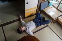 舞台公演の成功後、嵩（北村匠海）はぼんやりとしていた