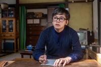 のぶの言葉が頭によみがえった嵩（北村匠海）は、ひたすら漫画を描く