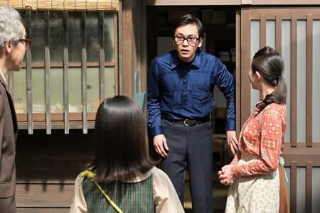 ある日、嵩（北村匠海）にファンレターを出した少女が祖父と訪ねてきて…