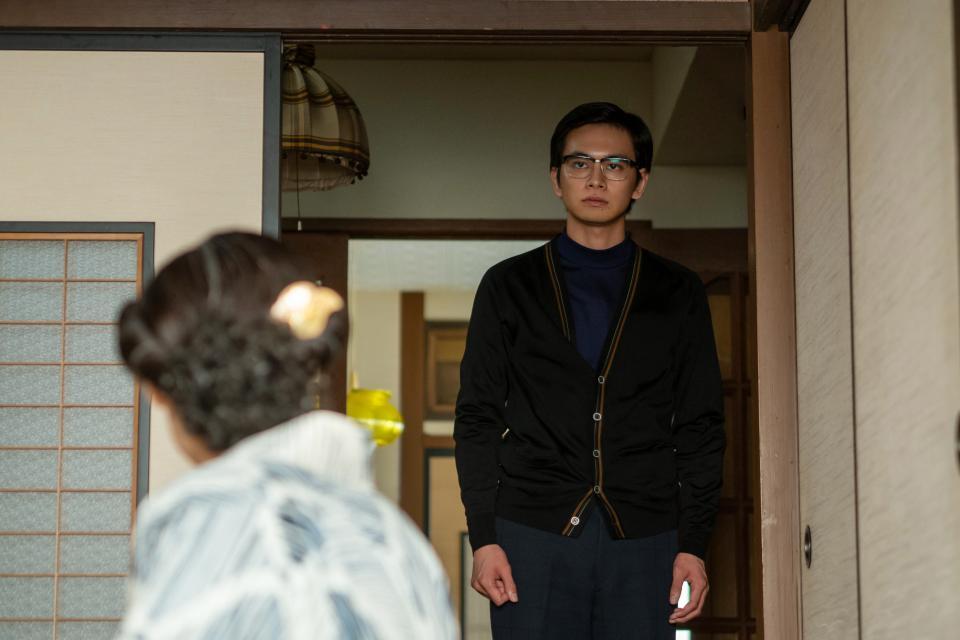 　自宅で、母・登美子（松嶋菜々子）に向き合う嵩（北村匠海）