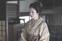 寒さに倒れたヘブンが心配でならないトキ（高石あかり）