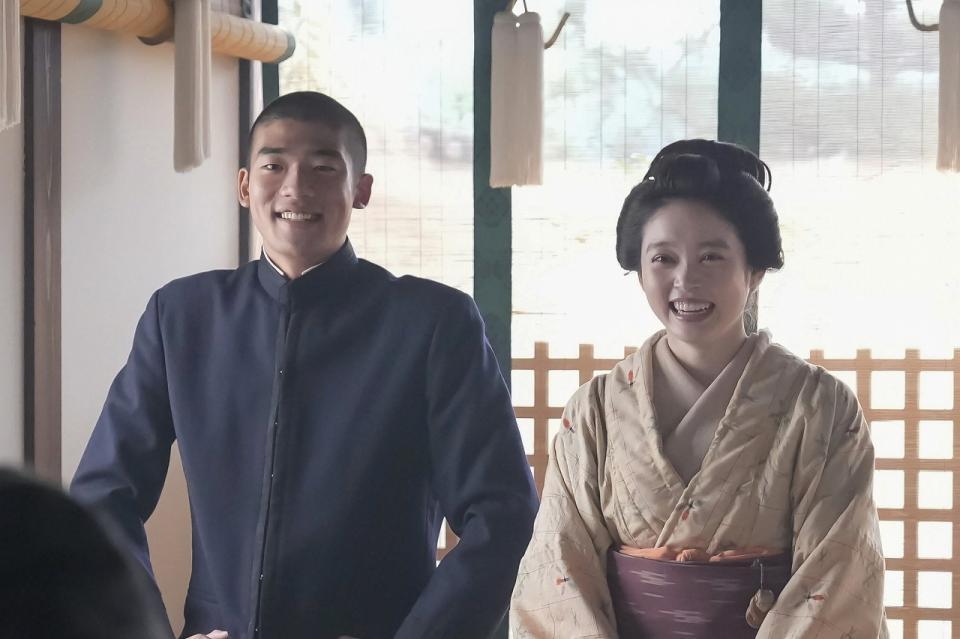 トキ（高石あかり）は通訳をまかされた正木（日高由起刀）とヘブンのお祓いへ