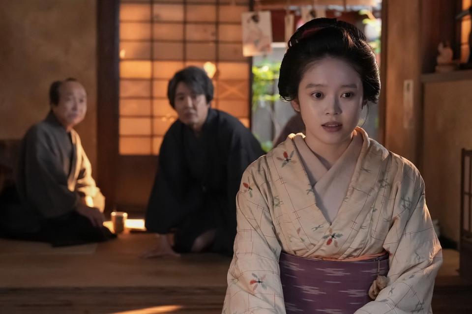 松野家にヘブンとの大事な話を切り出せないトキ（高石あかり）