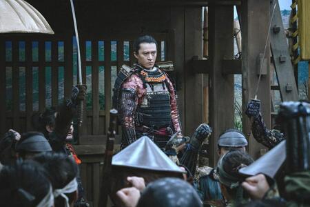 織田信長（小栗旬）　ＮＨＫ大河ドラマ「豊臣兄弟！」より