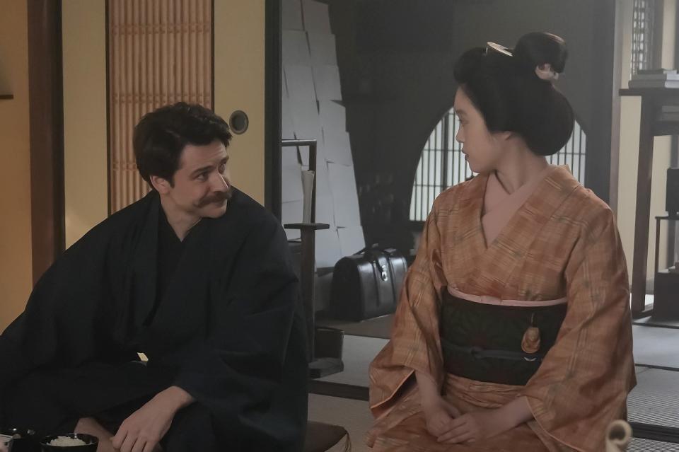 悩めるトキ（高石あかり）に、ヘブン（トミー・バストウ）がある提案を