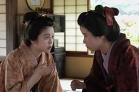 ようやくサワ（円井わん・右）と向き合うことができたトキ（高石あかり）