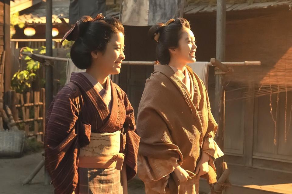 トキ（高石あかり・右）は、お別れにサワ（円井わん）に会いにいく