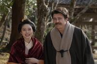 仲睦まじいトキ（高石あかり）とヘブン（トミー・バストウ）夫妻