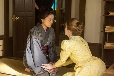 直美（上坂樹里）は日本を離れるメアリー（アニャ・フロリス）に連れて行ってと頼むが…