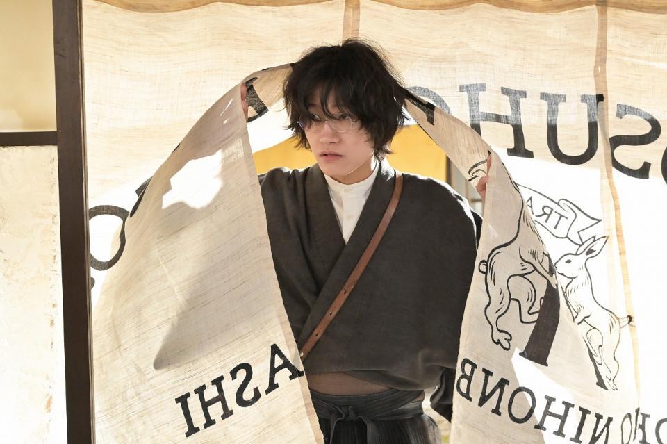 謎の青年（佐野晶哉）が「瑞穂屋」を訪れて…