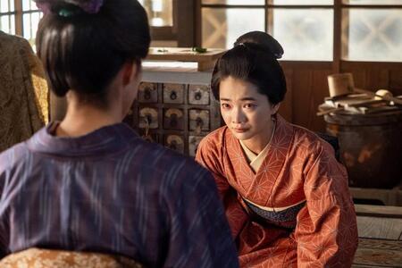 りん（見上愛）が娘を連れ東京に戻ると、母・美津から縁談を告げられ…