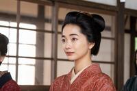 看護婦養成所の一期生となった、りん（見上愛）