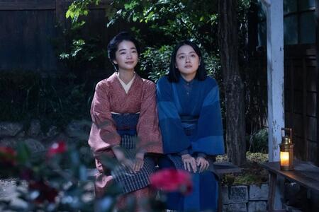 りん（見上愛・左）は直美（上坂樹里）の胸の内を聞いて…