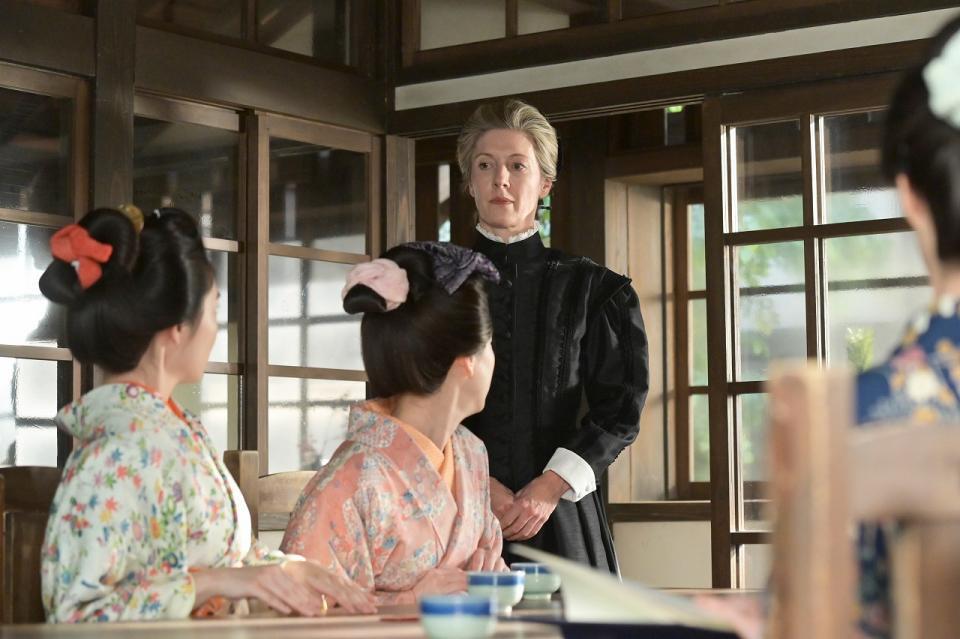 スコットランドから来日した看護のバーンズ先生（エマ・ハワード）が登場！