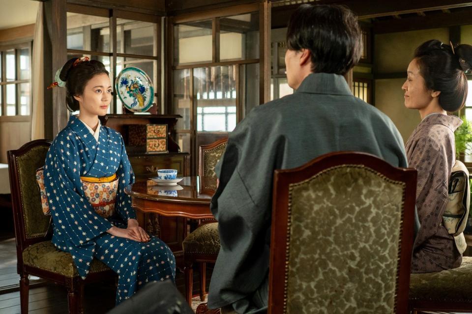 実家からの縁談に、多江（生田絵梨花）は悩まされる