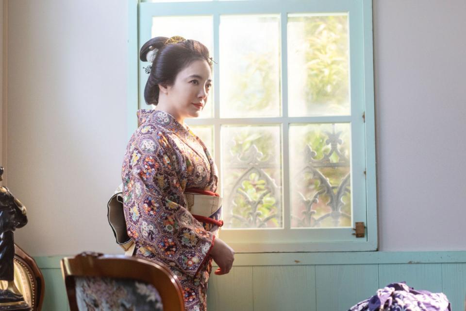 入院することが決まった、和泉侯爵家の千佳子（仲間由紀恵）