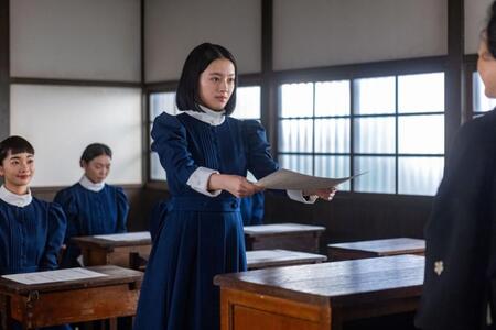 ついに卒業の時を迎えた直美（上坂樹里）