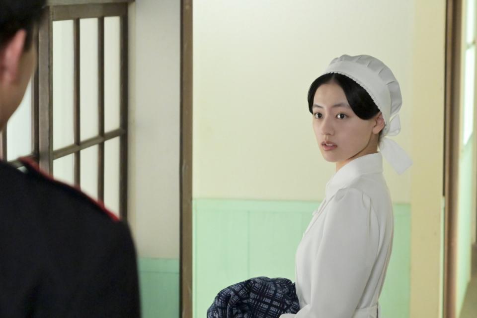 直美（上坂樹里）は小川に呼び止められて…