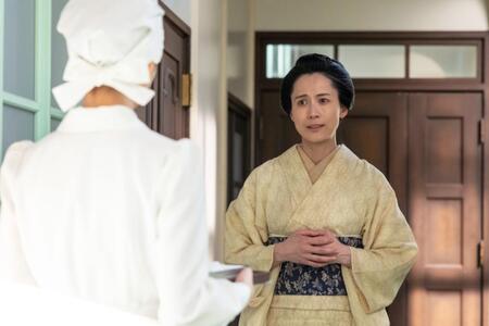 患者山本の妻・テイ（伊勢佳世）
