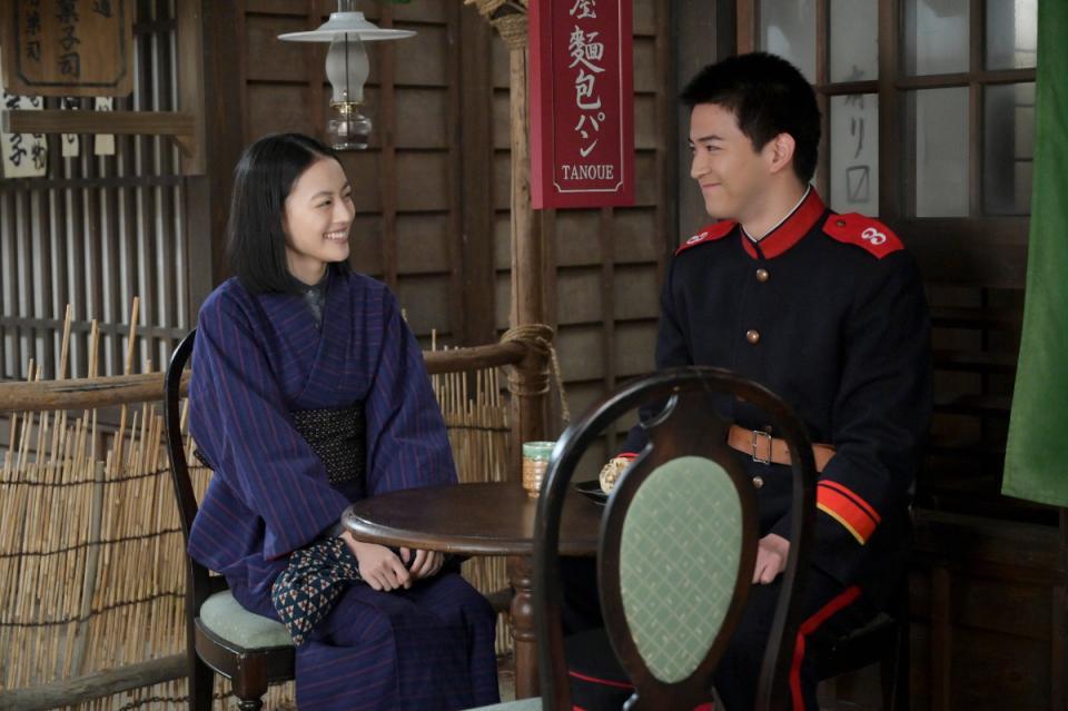 小川（甲斐翔真）と共に時を過ごす直美（上坂樹里）