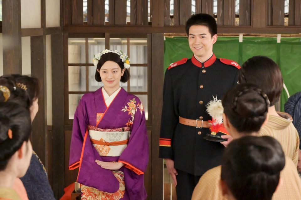 直美（上坂樹里）と小川（甲斐翔真）のお祝いに、看護婦養成所の同期や吉江も駆け付けて…