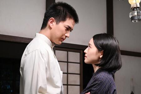 直美（上坂樹里）は夫・小川（甲斐翔真）に自分の思いを…