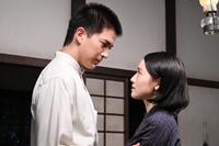 直美（上坂樹里）は夫・小川（甲斐翔真）に自分の思いを…