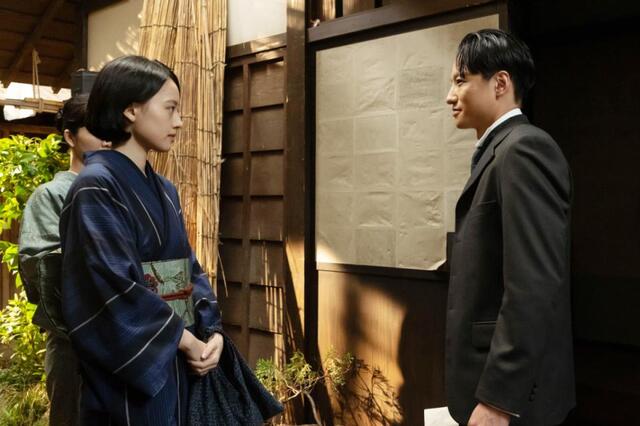 ある場所を訪ねた直美（上坂樹里）たちは、寛太（藤原季節）と遭遇
