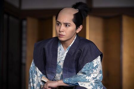 三好信吉（山田涼介）