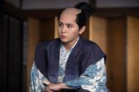 三好信吉（山田涼介）