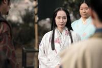 城主夫人らしく綺麗になった慶（吉岡里帆）