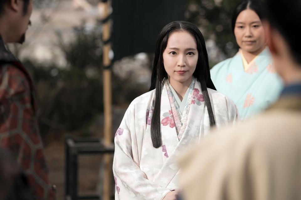 城主夫人らしく綺麗になった慶（吉岡里帆）