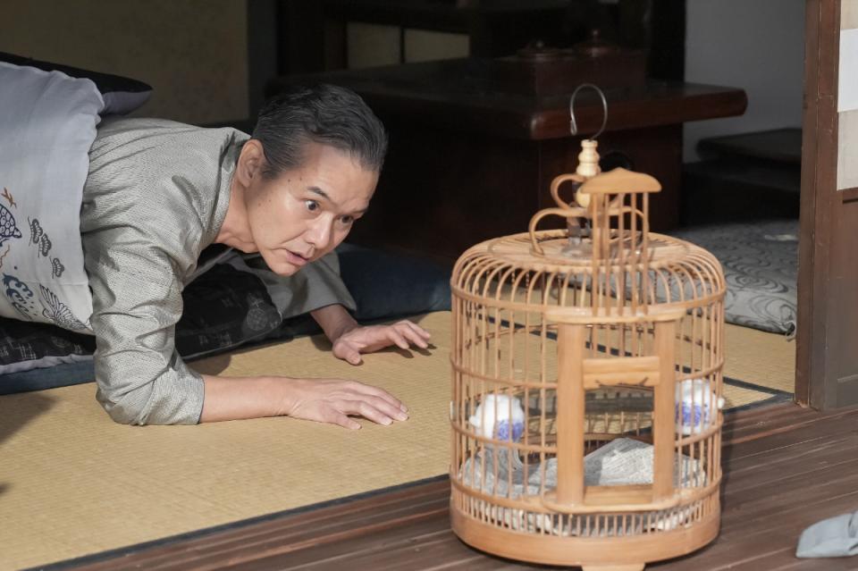 カナリアがいないことに気が付いた珠の父・清治（渡部篤郎）は…