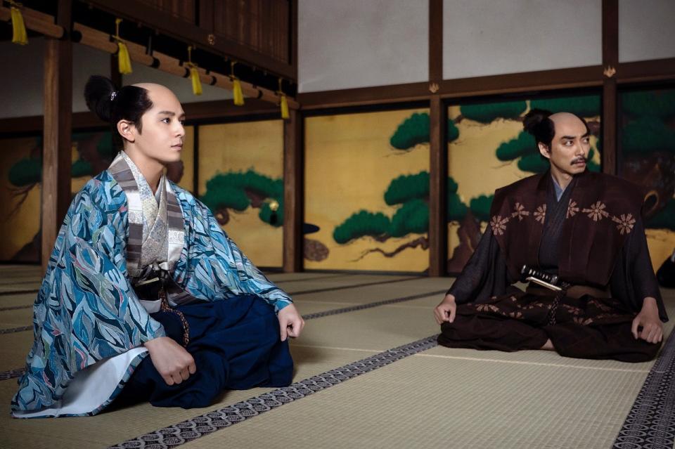 秀次（山田涼介）と前野長康（渋谷謙人）