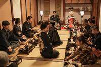 父・清治に決められたまま、珠（石橋静河）は祝言をあげる
