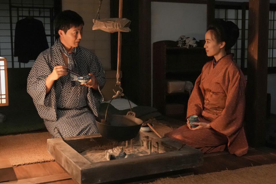 体調不良の島村（工藤阿須加）のために、珠（石橋静河）は食事を作って…